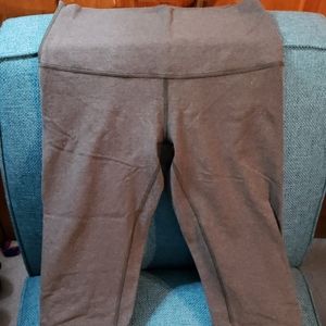 GUC size 8 lululemon Wunder Under crops